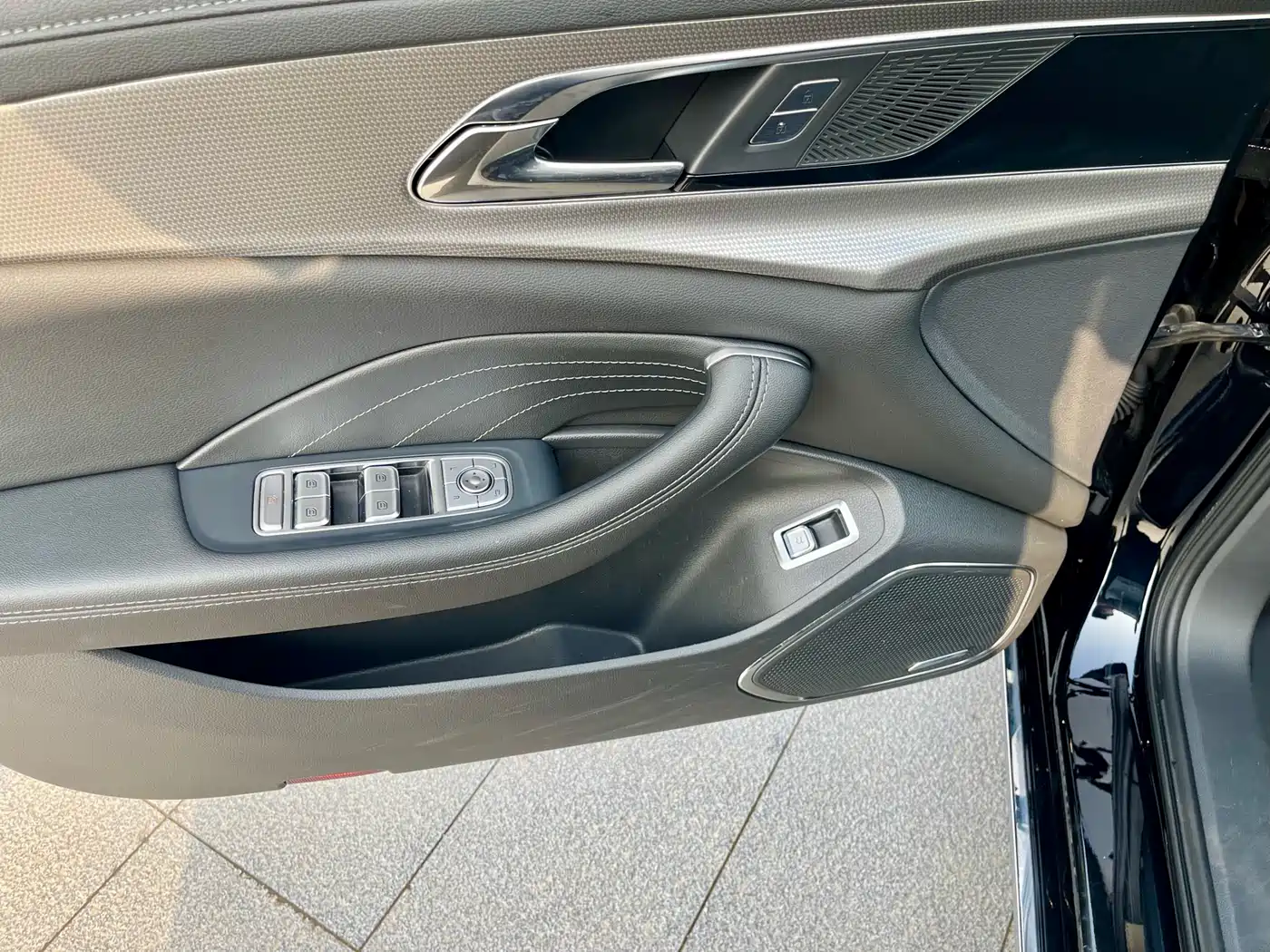 Hongqi H5 2024 1.5T DCT Smart Connect Flag Rhythm Edition фото 6
