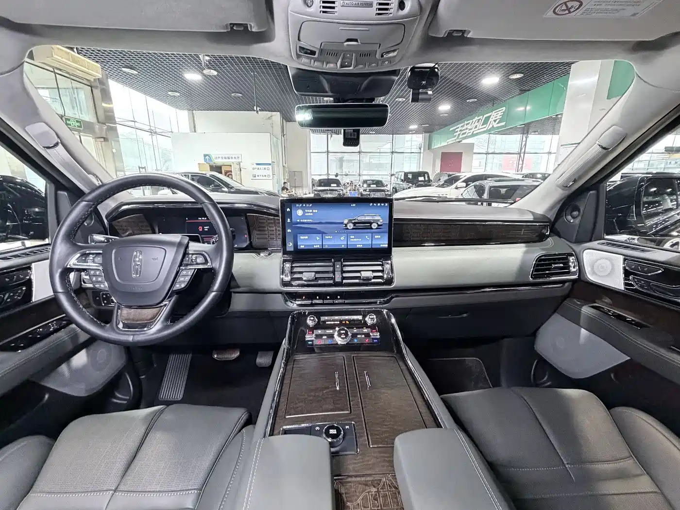 LINCOLN NAVIGATOR