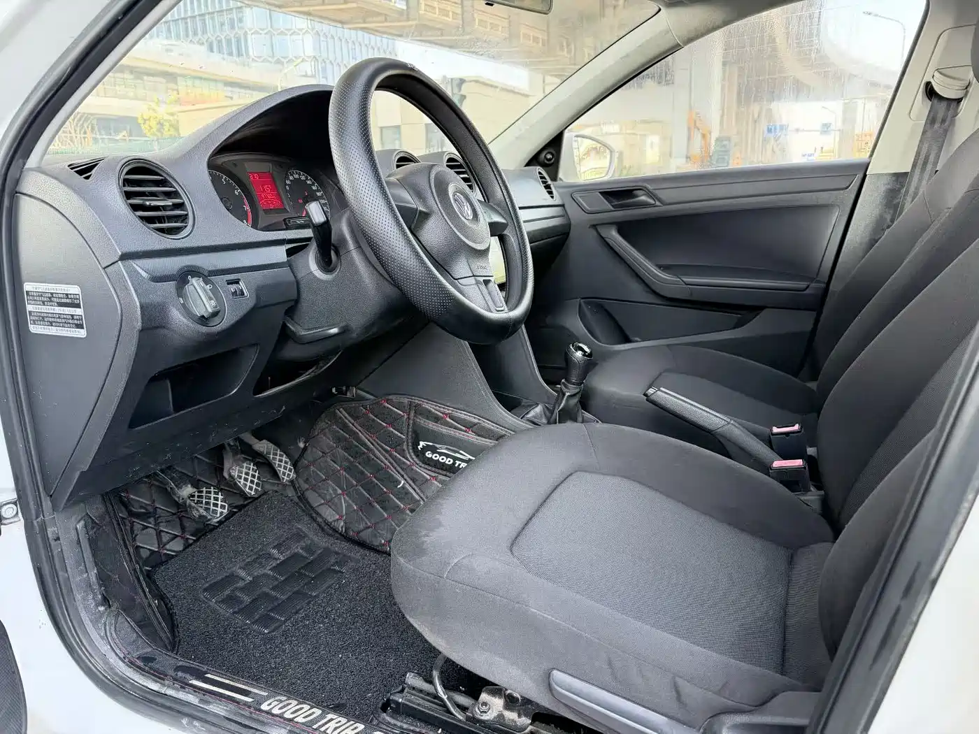 Volkswagen Jetta 2015 Value Edition 1.6L Manual Fashion фото 4