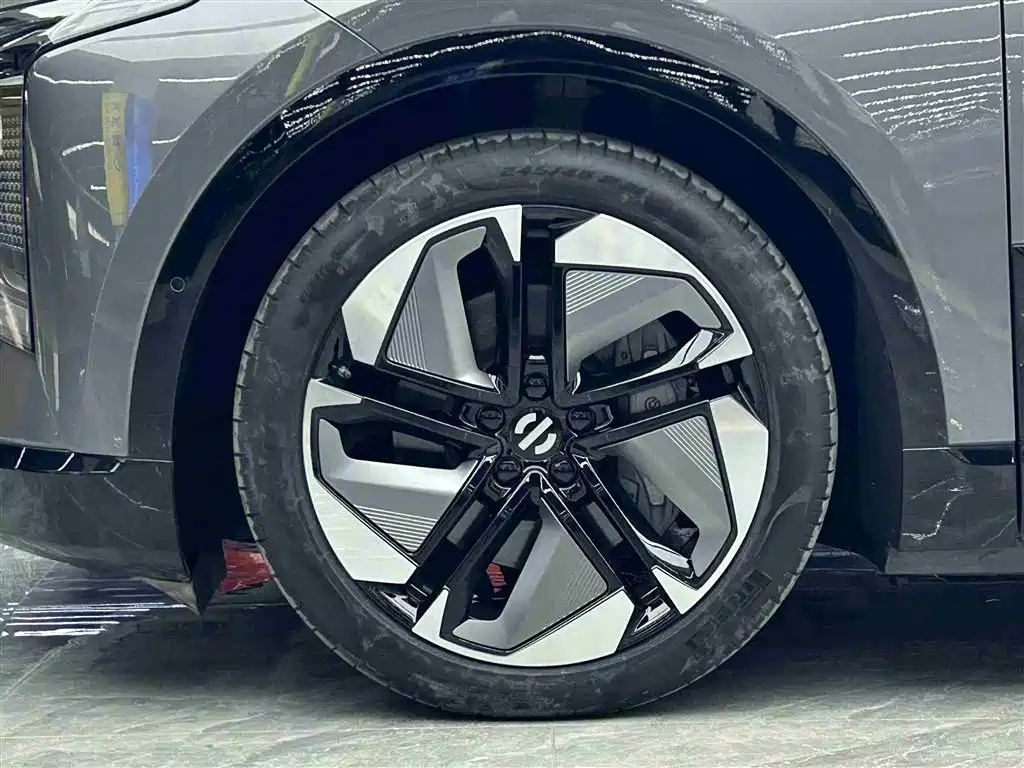 HiPhi GAO HE HIPHI Y