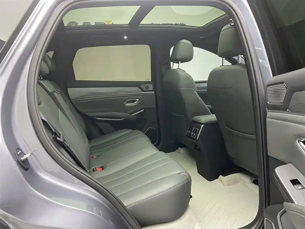 BYD Song L DM-i 2026 DM-i Smart Edition 130KM Superior фото 26