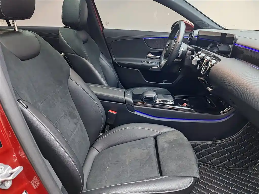 Mercedes-Benz A-Class 2019 A 200 L Sport Sedan фото 9