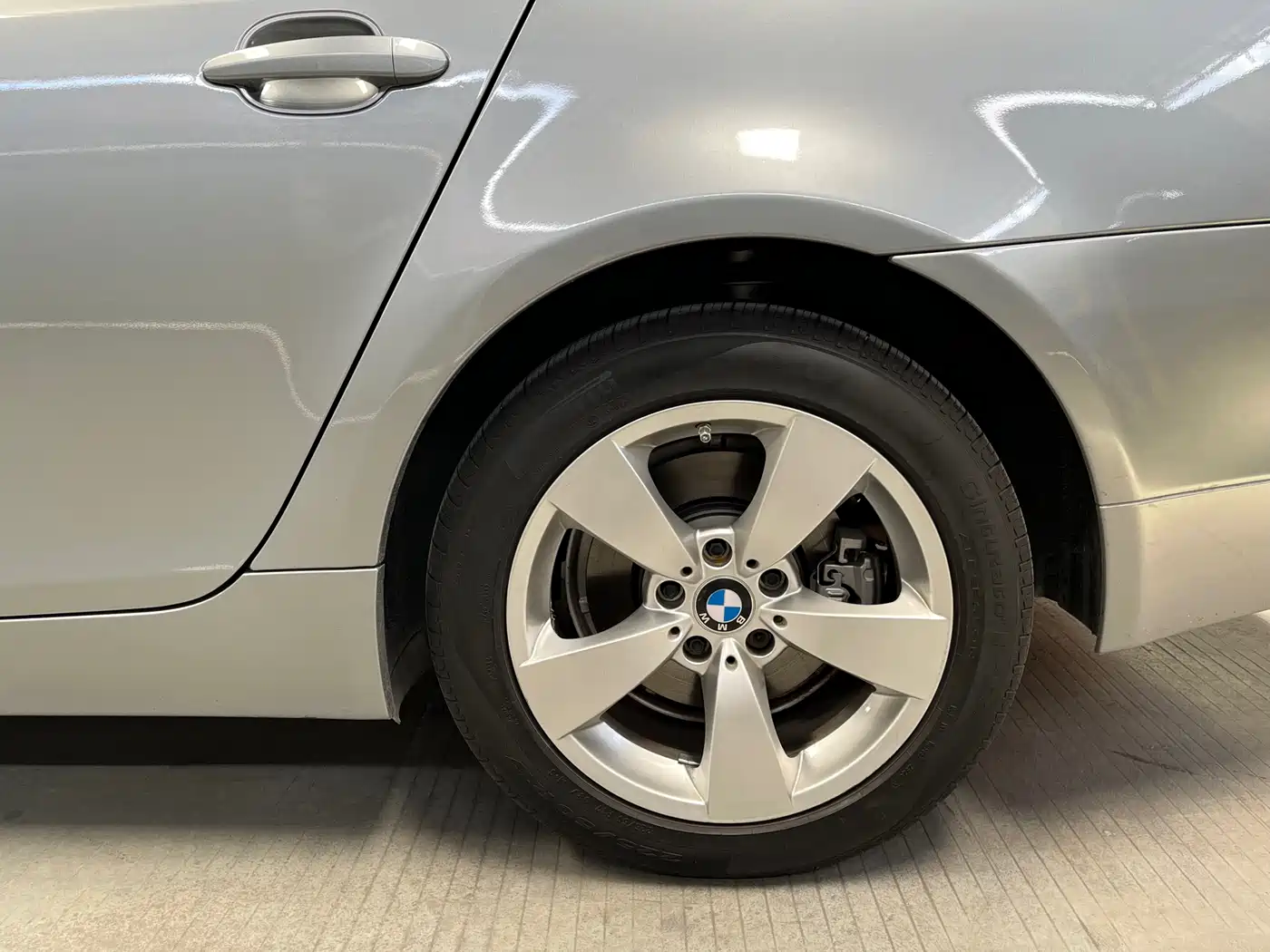 BMW 5 Series 2005 Model 530i фото 22
