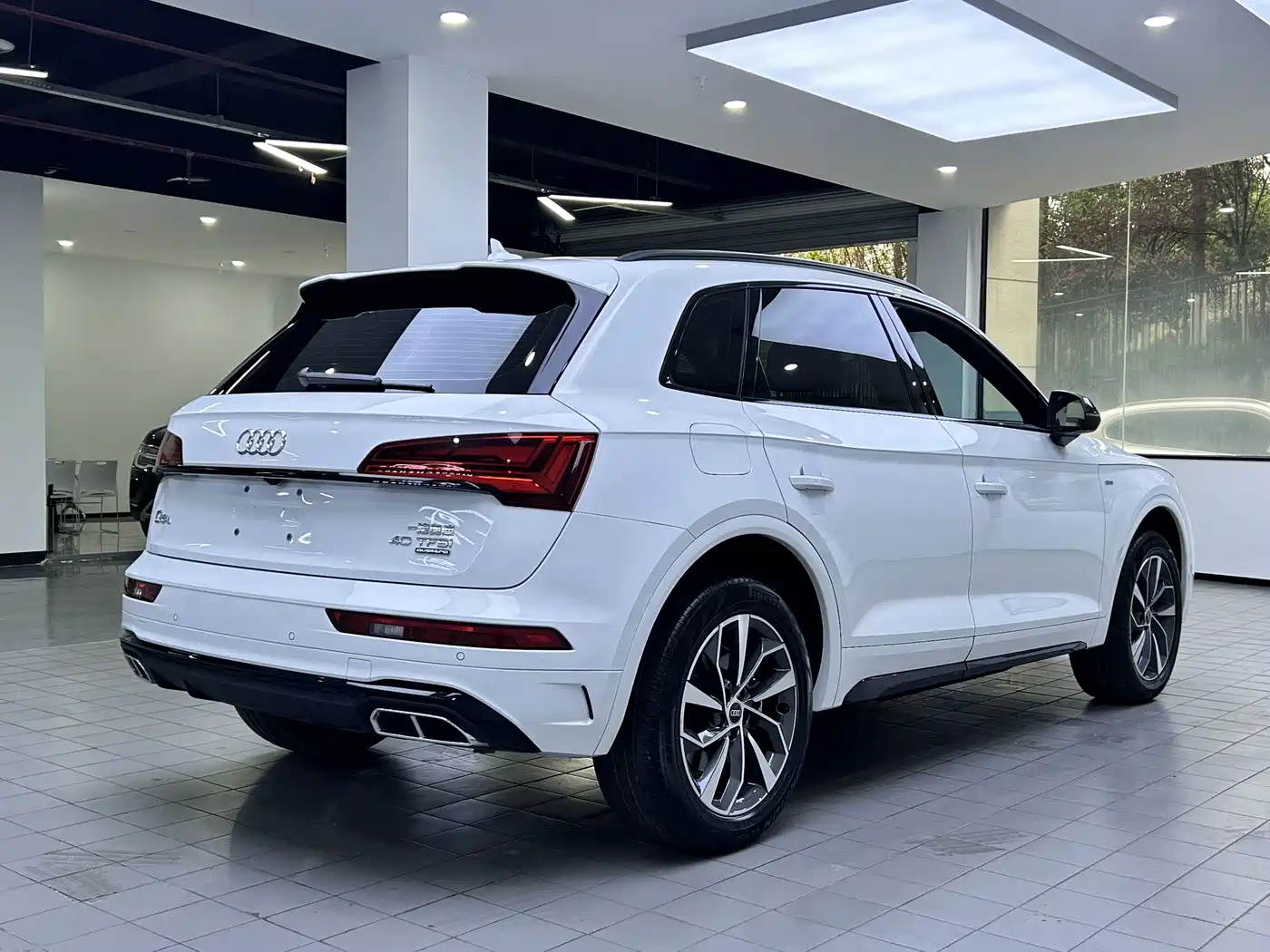 Audi Q5L 2023 40T Luxury Dynamic фото 12