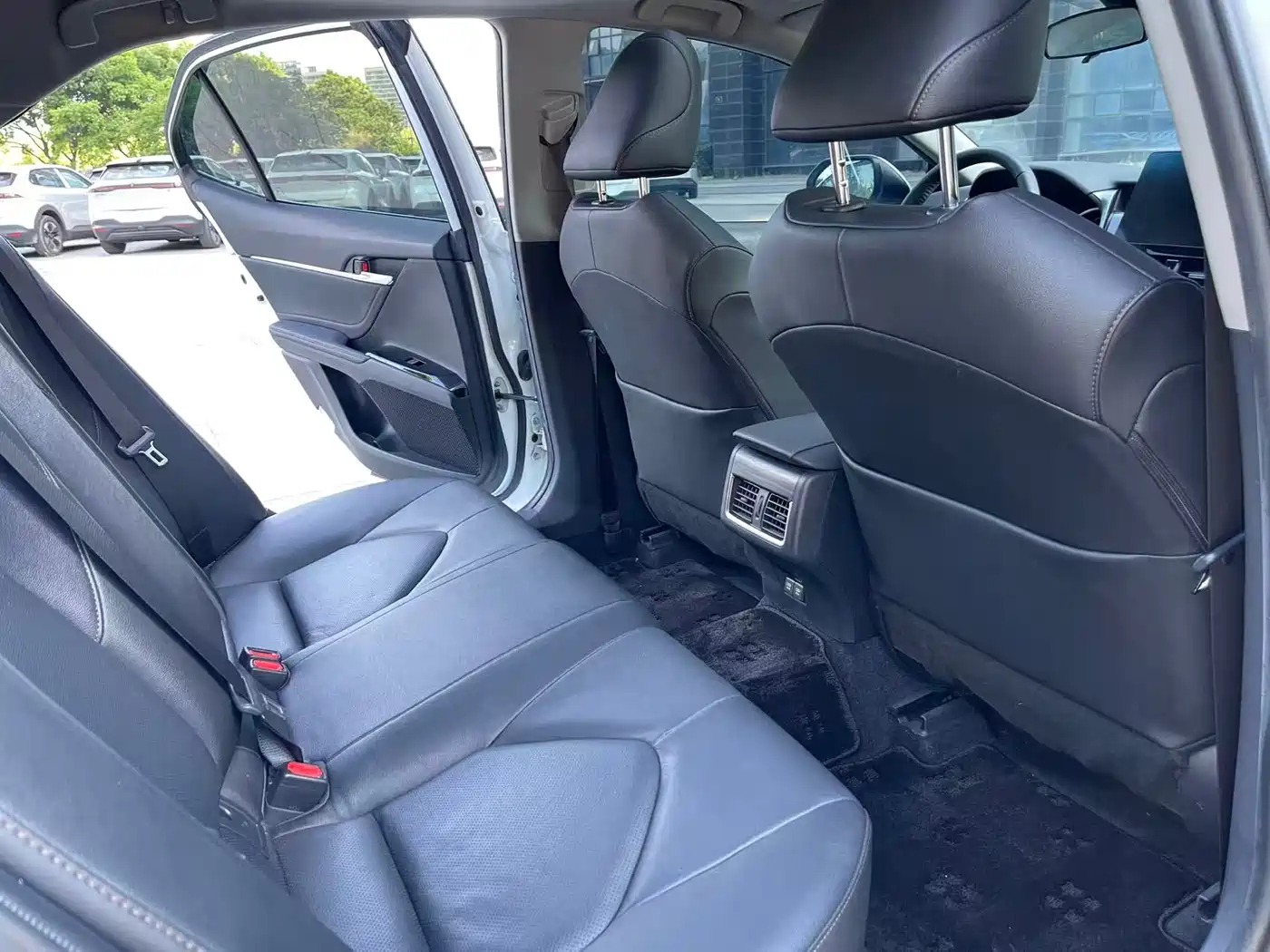 Toyota Camry 2021 2.0G Luxury Edition фото 13