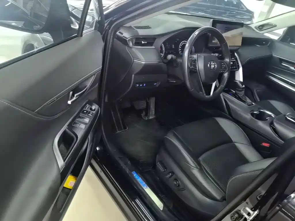 Photo 16 - Toyota Venza