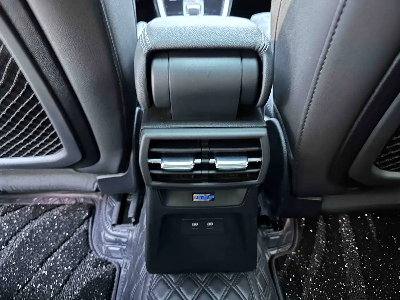 Audi A3 2023 Facelift A3L Limousine 35 TFSI Luxury Sport фото 16