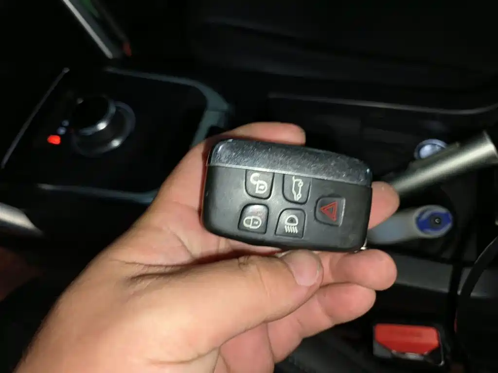 Land Rover Discovery Sport 2019 240PS SE Edition China VI фото 9
