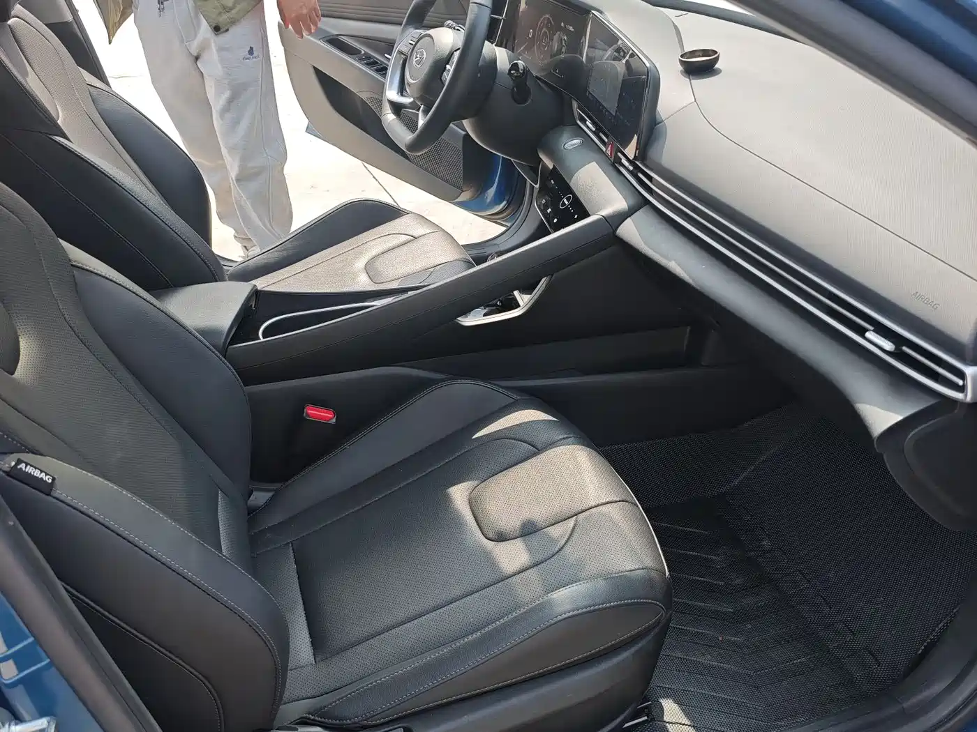 Hyundai Elantra 2022 1.5L CVT GLX Elite Edition фото 8