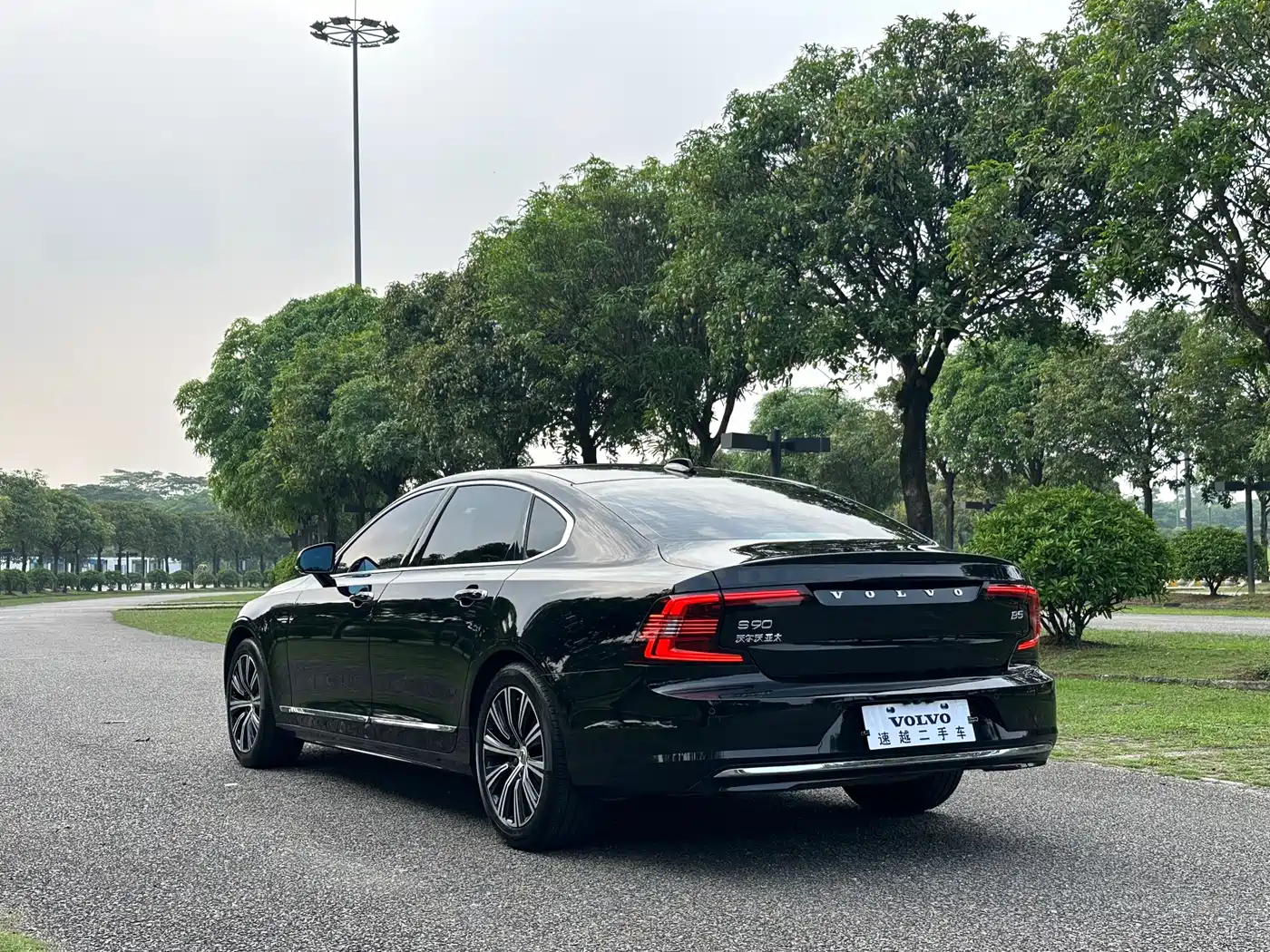 Volvo S90 2021 Model B5 Inscription Luxury Edition фото 18