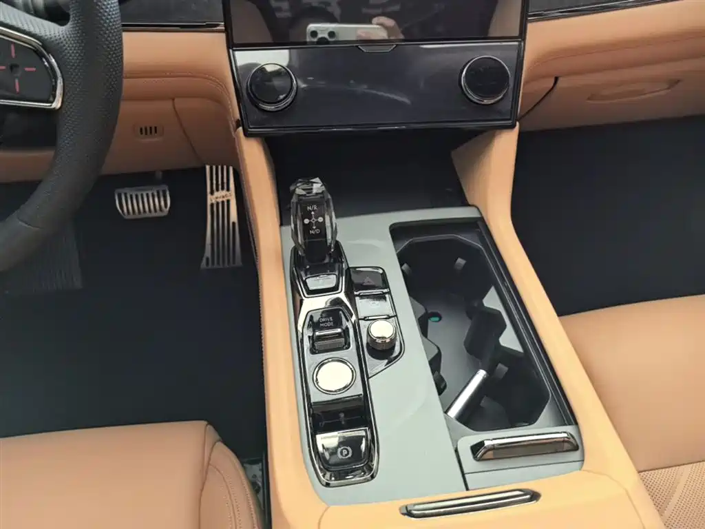 Lynk & Co 09 EM-P 2021 2.0T PHEV Halo 7-Seater фото 14