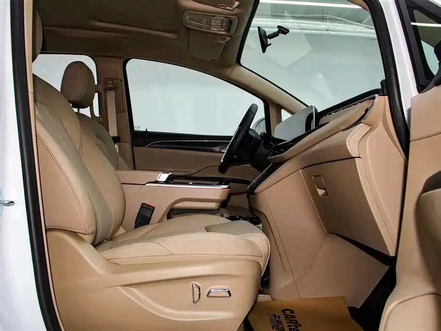 Buick GL8 2025 Land Business Class Comfort DG Edition фото 18