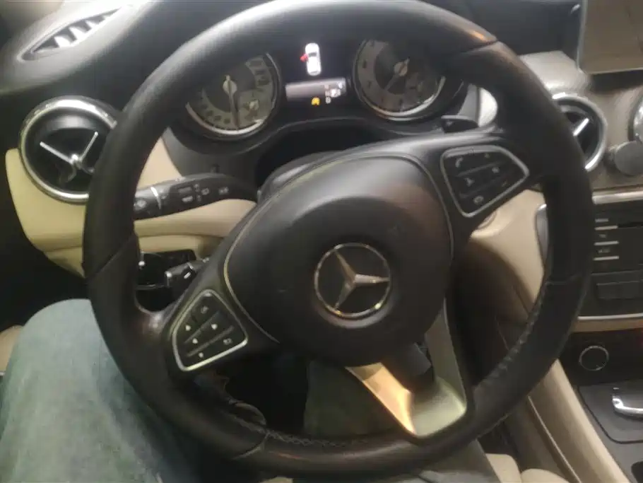 Mercedes-Benz GLA 2016 GLA 200 Dynamic фото 15