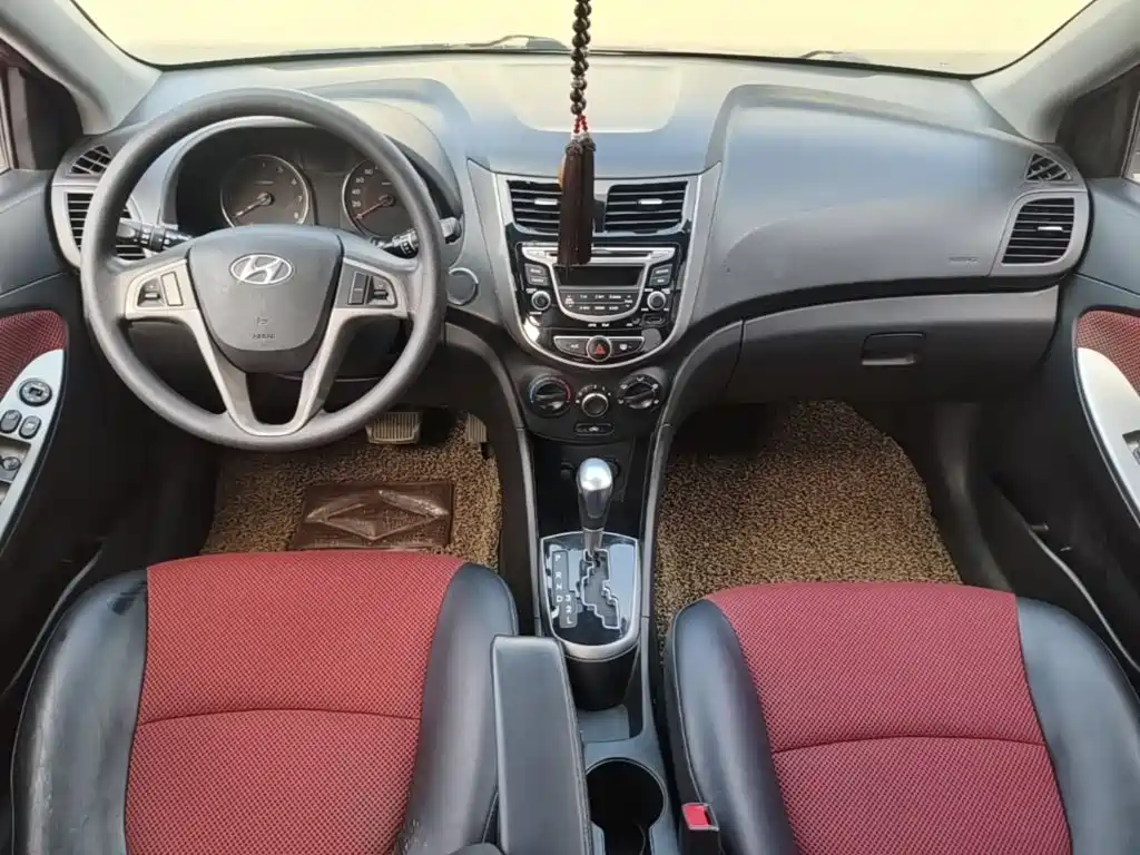 Hyundai Reina 2015 2014 Model 1.6L Automatic TOP