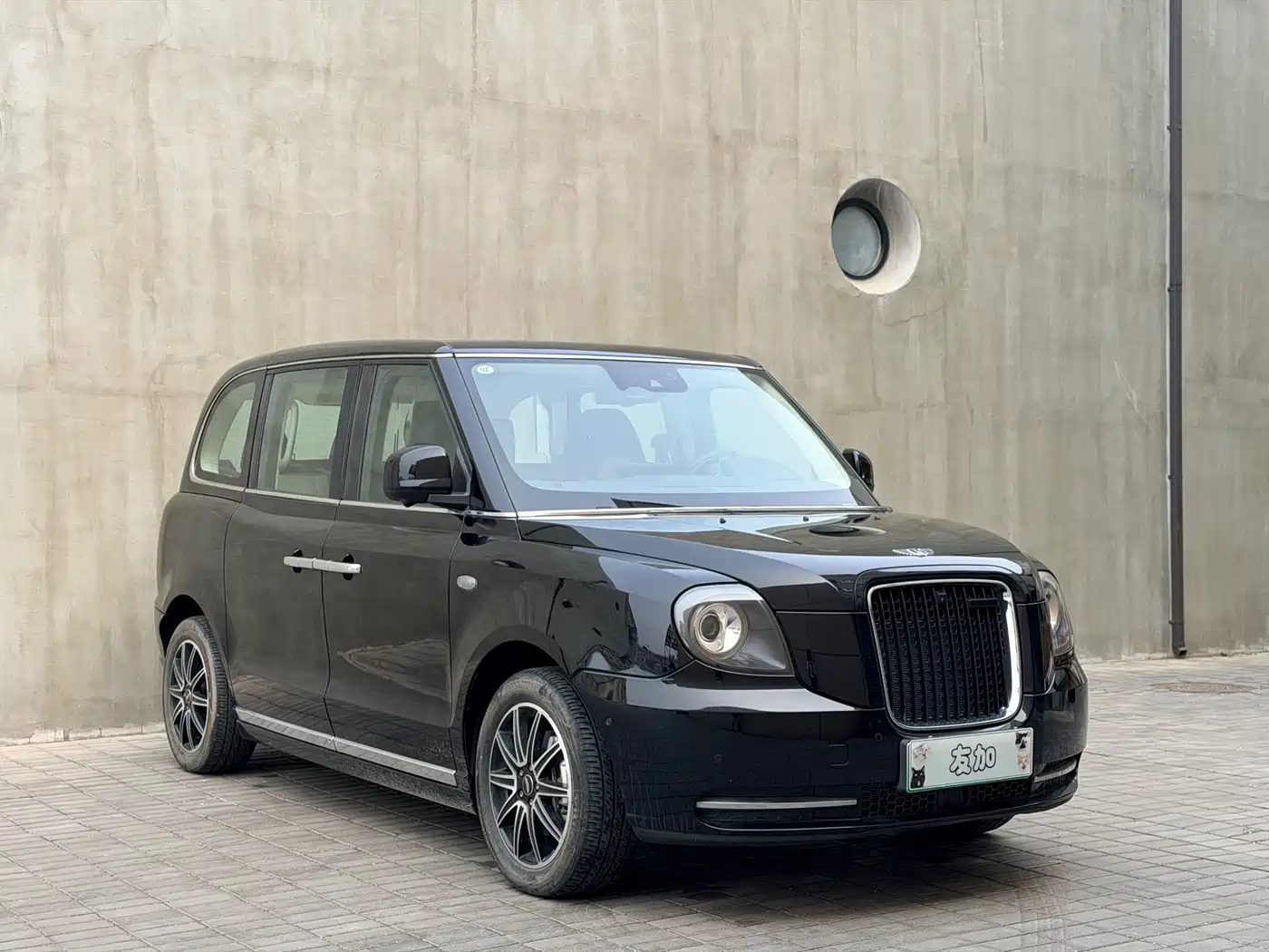 LEVC TX 2022 TX5 Extended Range Space Comfort Edition фото 3