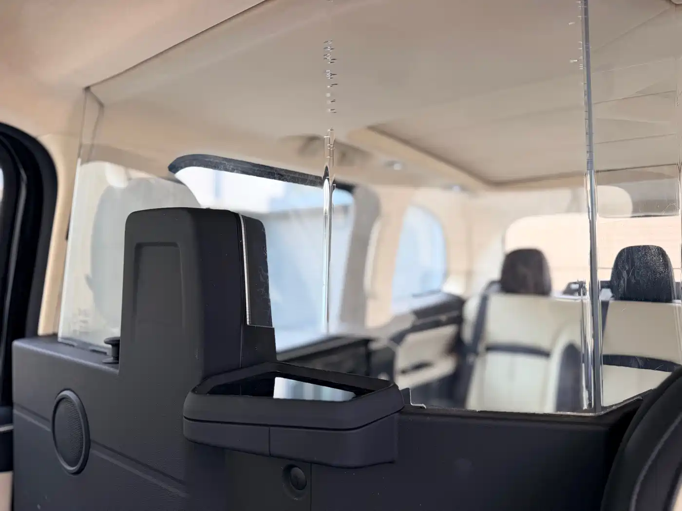 LEVC TX 2022 TX5 Extended Range Space Comfort Edition фото 32