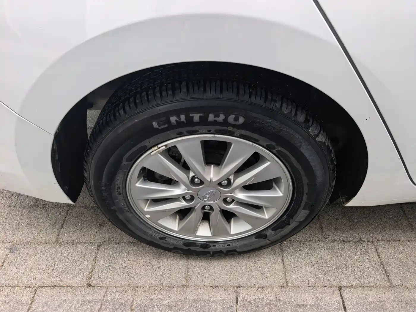 Hyundai Elantra 2018 1.6L Automatic Pleasing Edition GL China VI фото 19