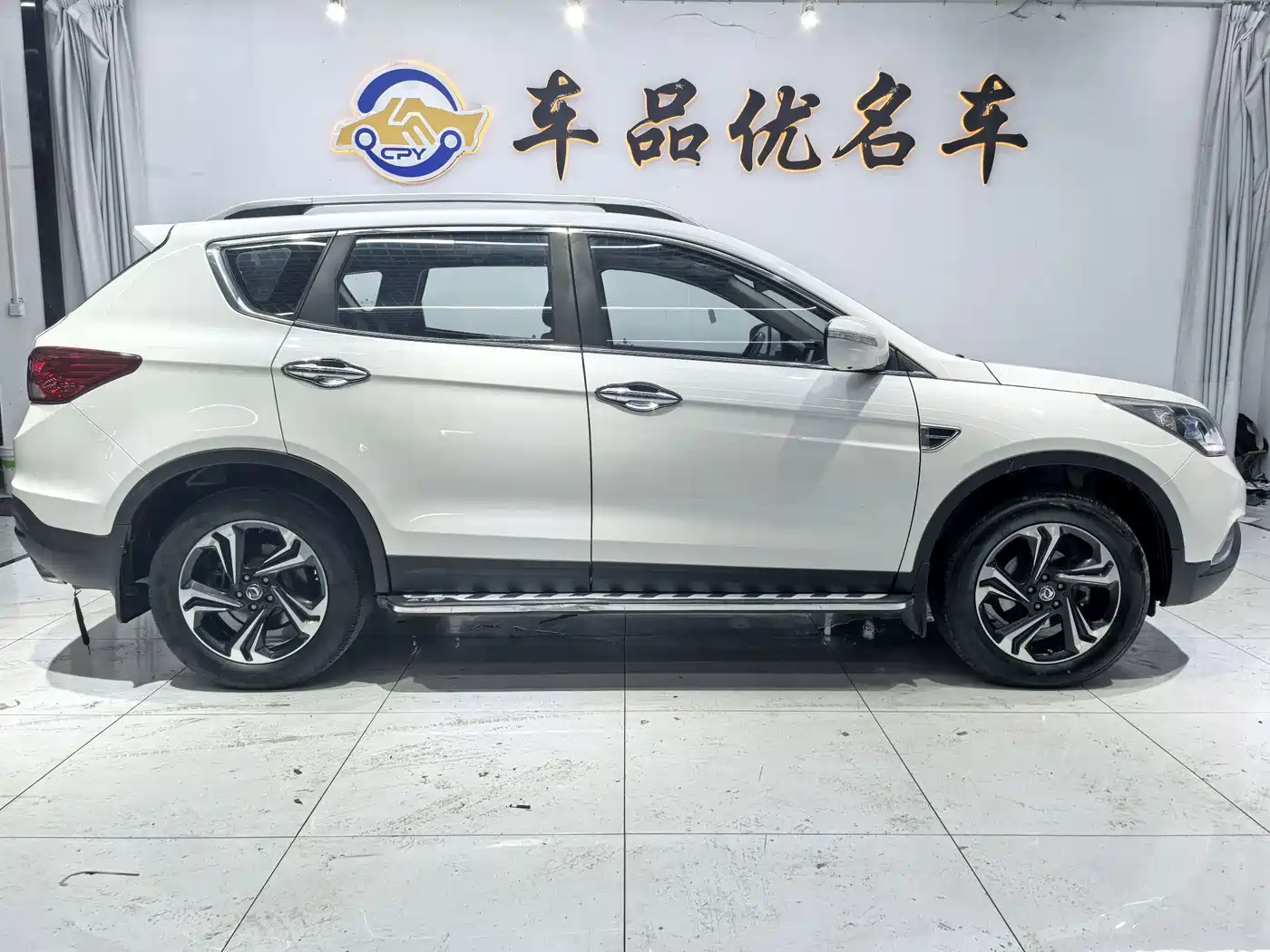 Dongfeng Aeolus Dongfeng Fengshen AX7 2016 2016 2.0L Automatic Smart Comfort