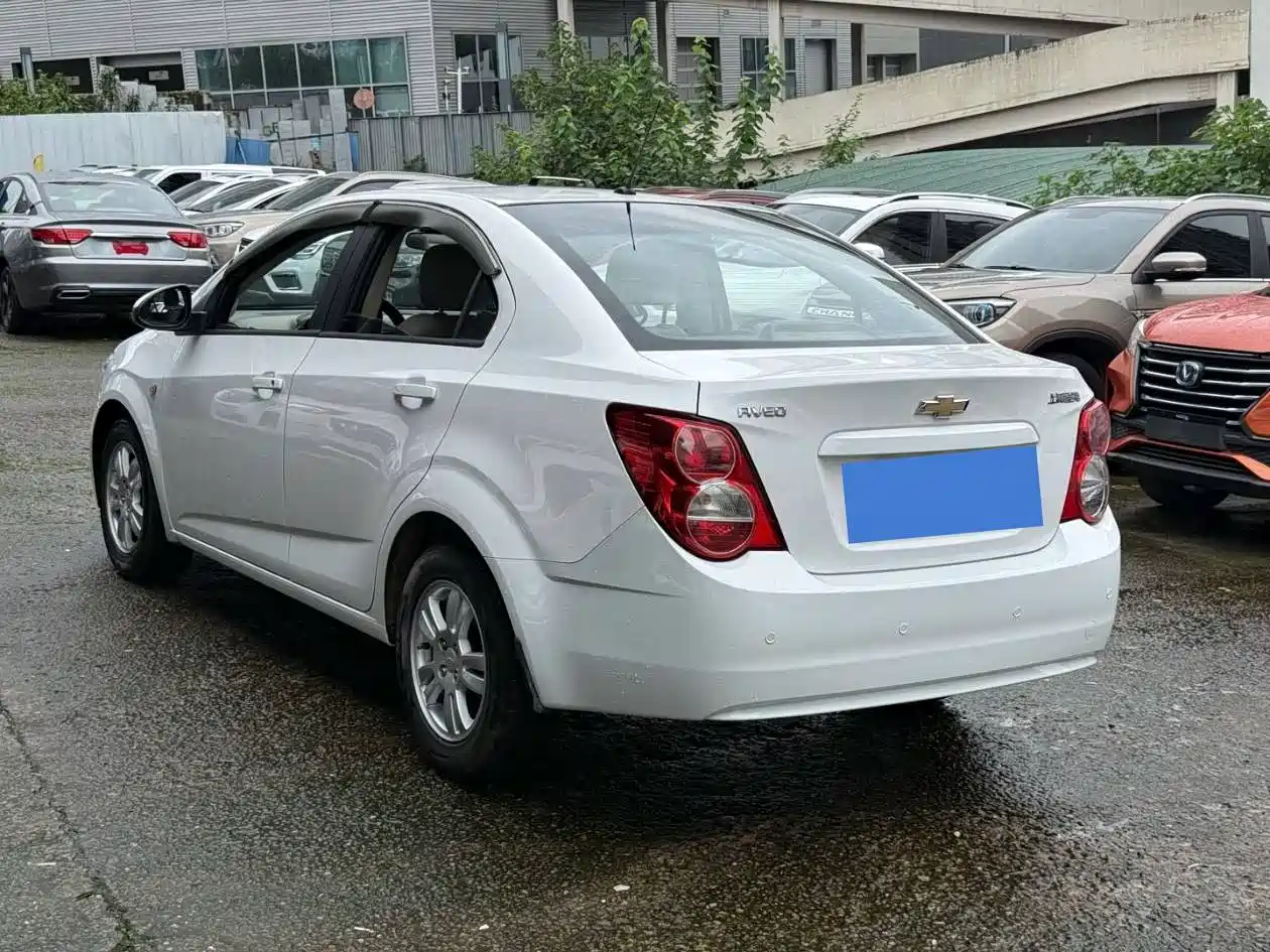 Chevrolet Aveo 2014 2011 Sedan 1.4L MT SE