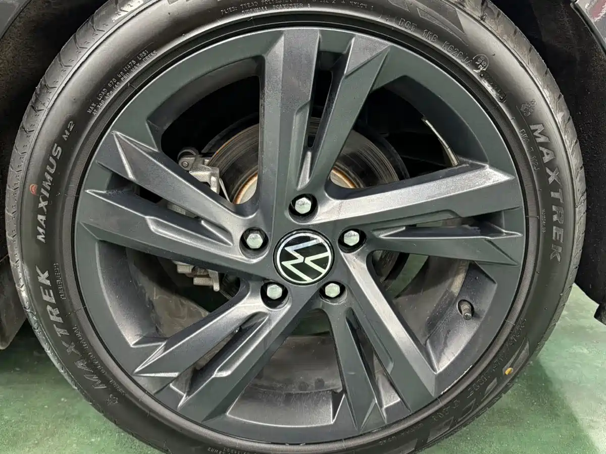 Volkswagen Golf 2021 280TSI DSG R-Line фото 23