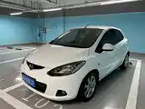 Фото 1 - Mazda 2