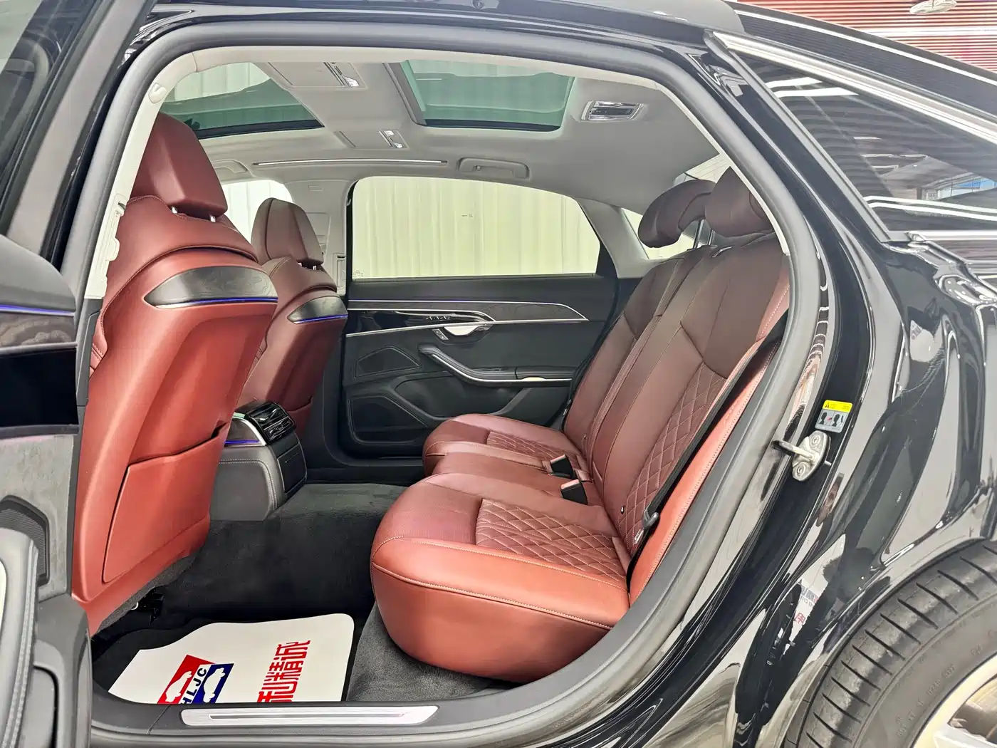 Audi A8 2023 A8L 50 TFSI quattro Exclusive фото 8