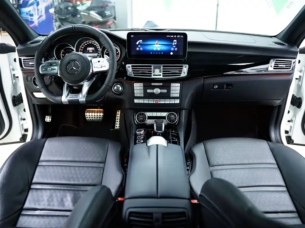 Mercedes-Benz CLS AMG 2015 AMG CLS 63 4MATIC фото 42