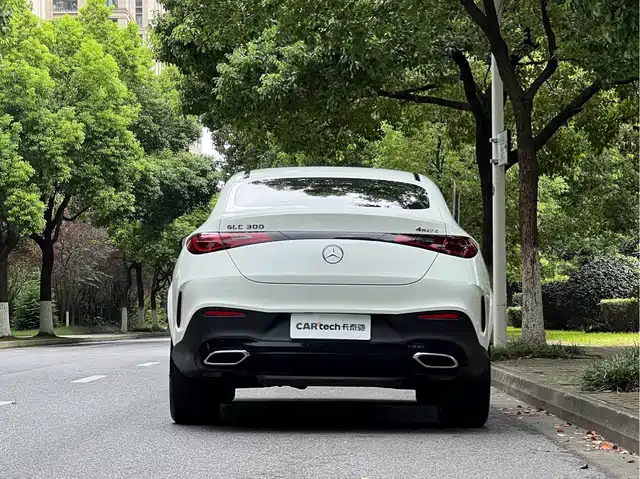 Mercedes-Benz GLC Coupe 2025 GLC 260 4MATIC Coupe SUV — фото 4