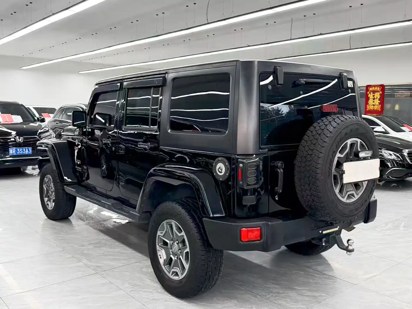 Фото 4 - Jeep Wrangler