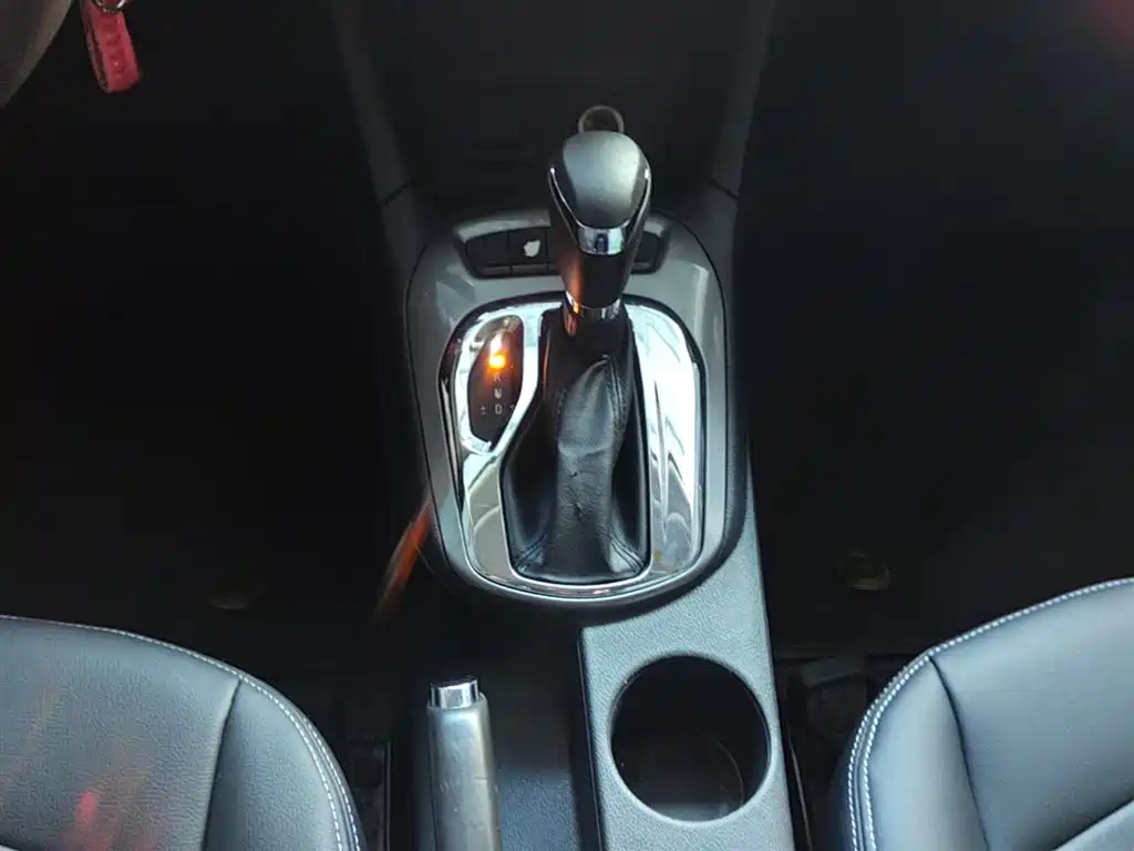 Chevrolet Cruze 2016 1.5L Automatic Luxury Edition фото 14