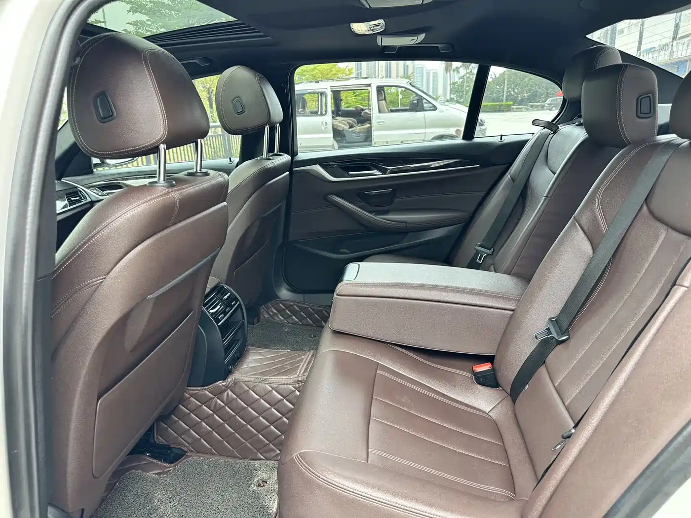 BMW 5 Series 2019 525Li M Sport Package фото 6