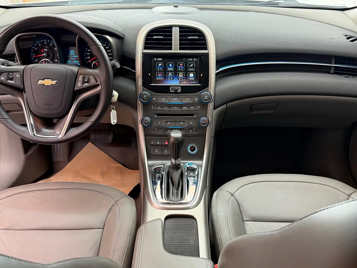 Chevrolet Malibu 2014 2.0L Automatic Luxury фото 16