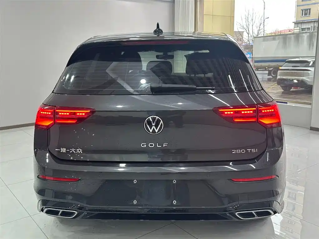 Volkswagen Golf 2023 Facelift 280TSI DSG R-Line Lite фото 5