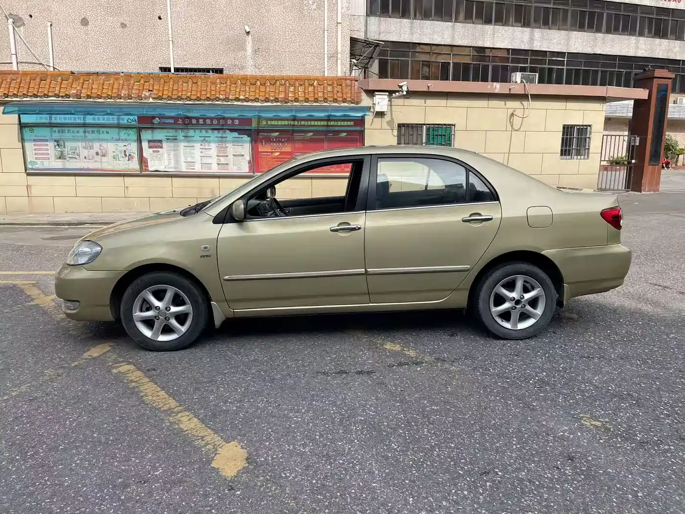 Toyota Corolla 2005 1.8L Automatic Anniversary Special Edition фото 8