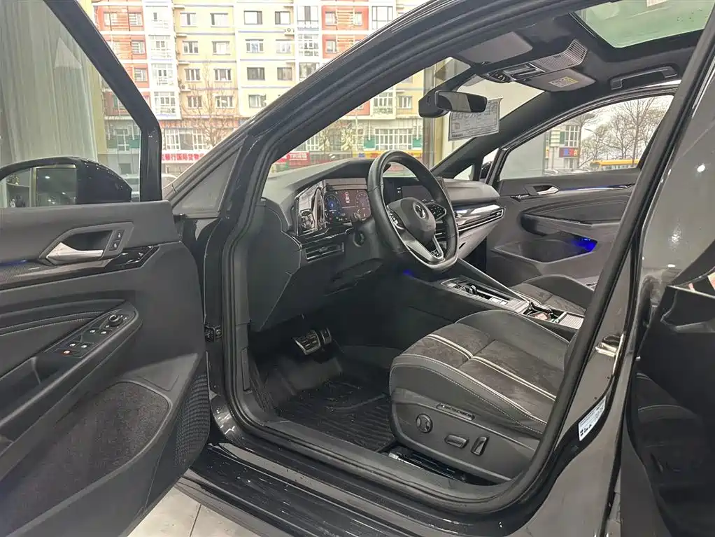 Volkswagen Golf 2023 Facelift 280TSI DSG R-Line Lite фото 7