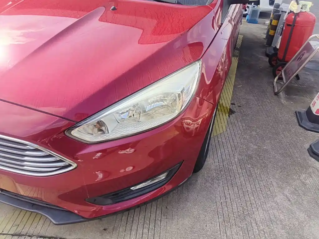 Фото 24 - Ford Focus
