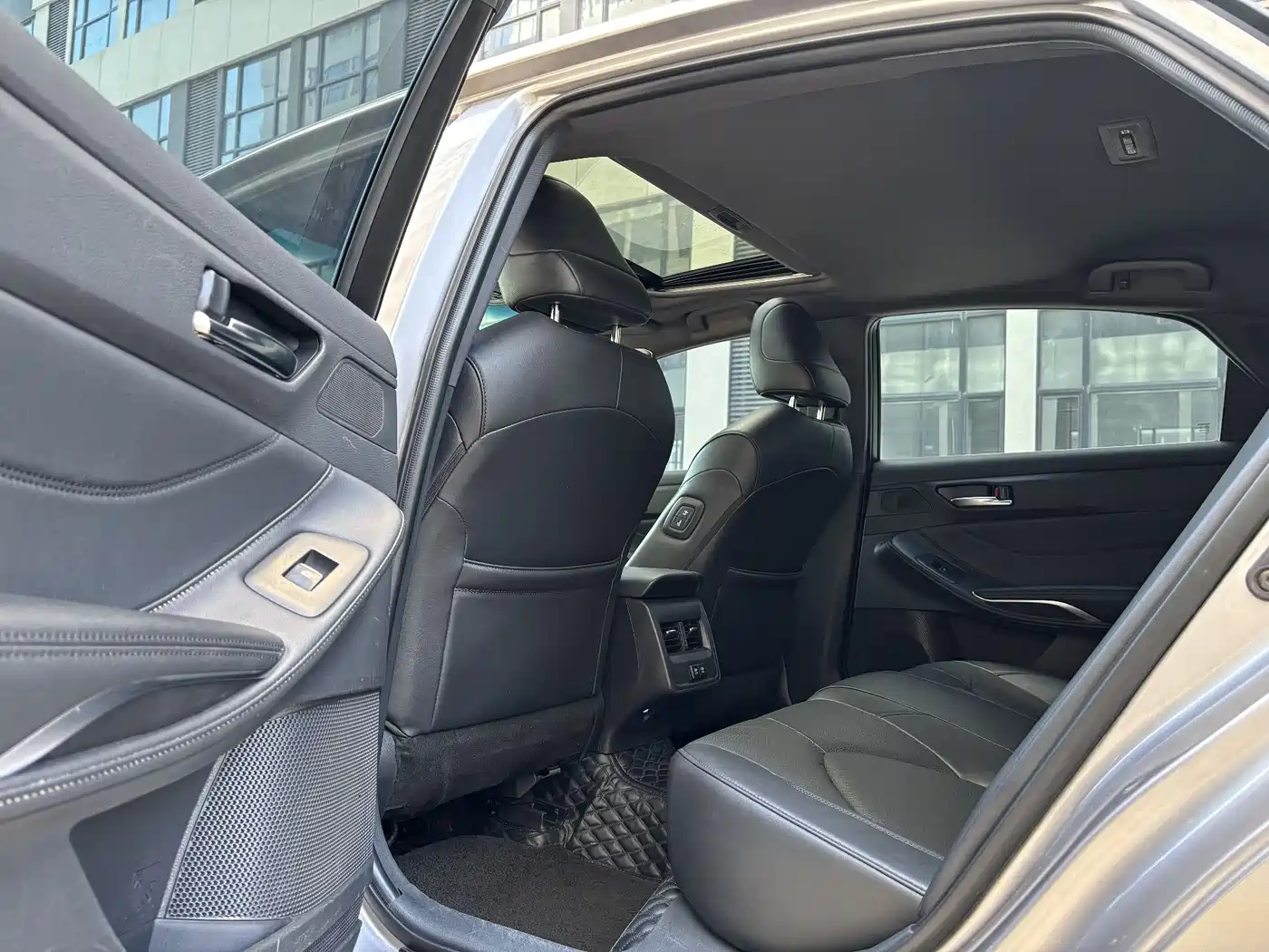 Toyota Avalon 2021 2.5L Luxury Edition фото 11