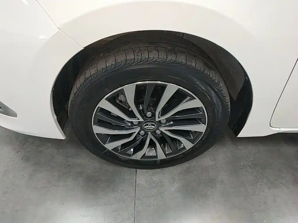 Toyota Corolla Twin Engine E+ 2022 2019 1.8L E-CVT Leading Edition