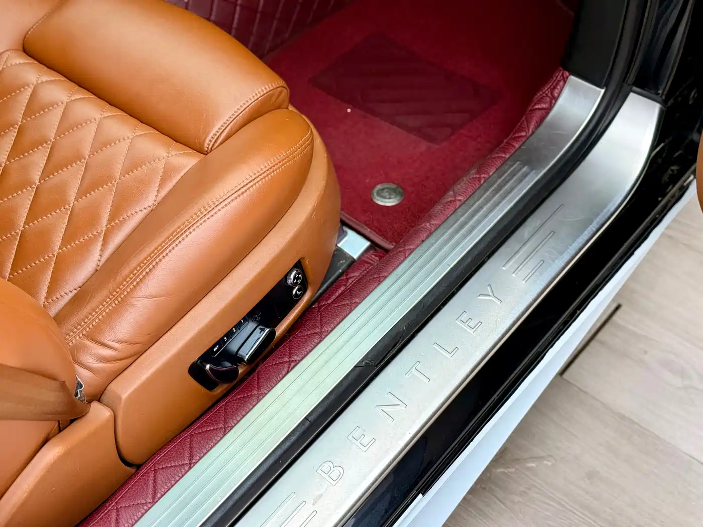 Bentley Continental фото 19