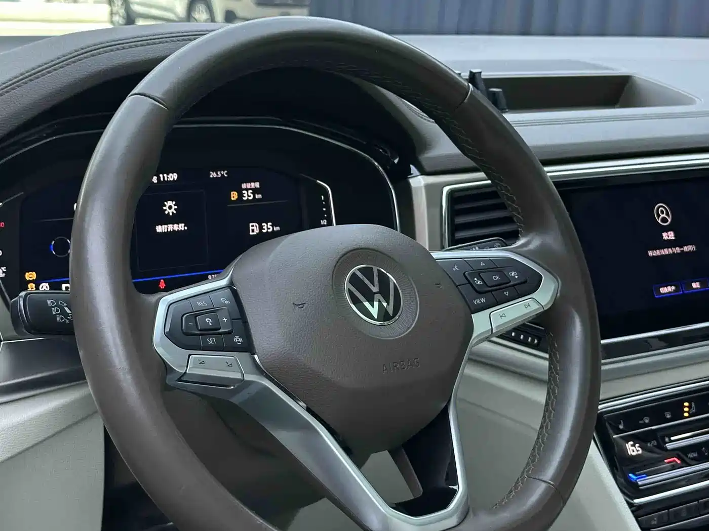 Volkswagen Viloran 2020 2020 380TSI Premium