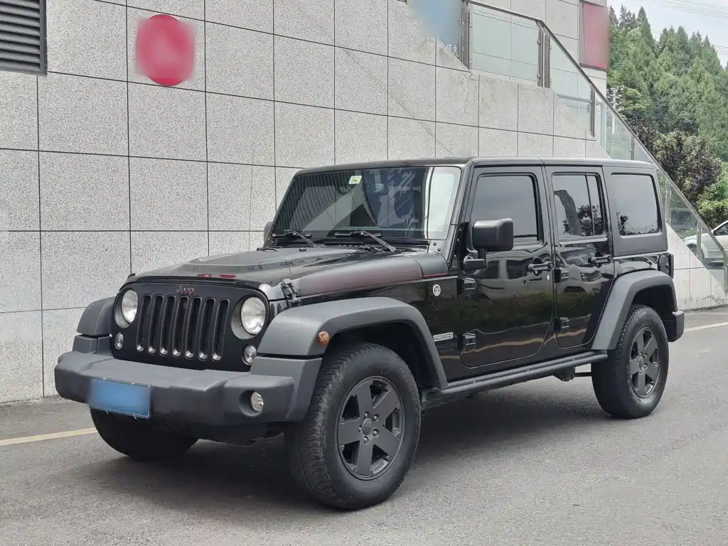 Photo 2 - Jeep Wrangler
