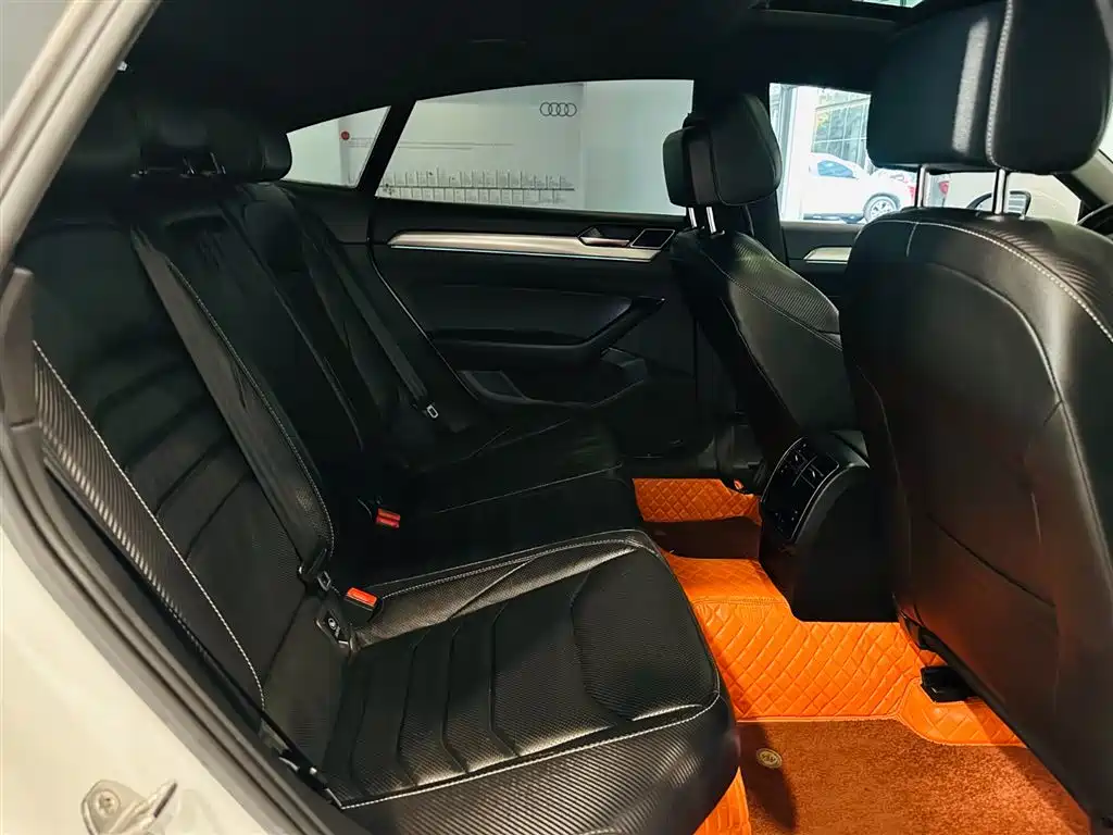 Volkswagen FAW-Volkswagen CC 2019 330TSI Charm Edition China VI фото 8