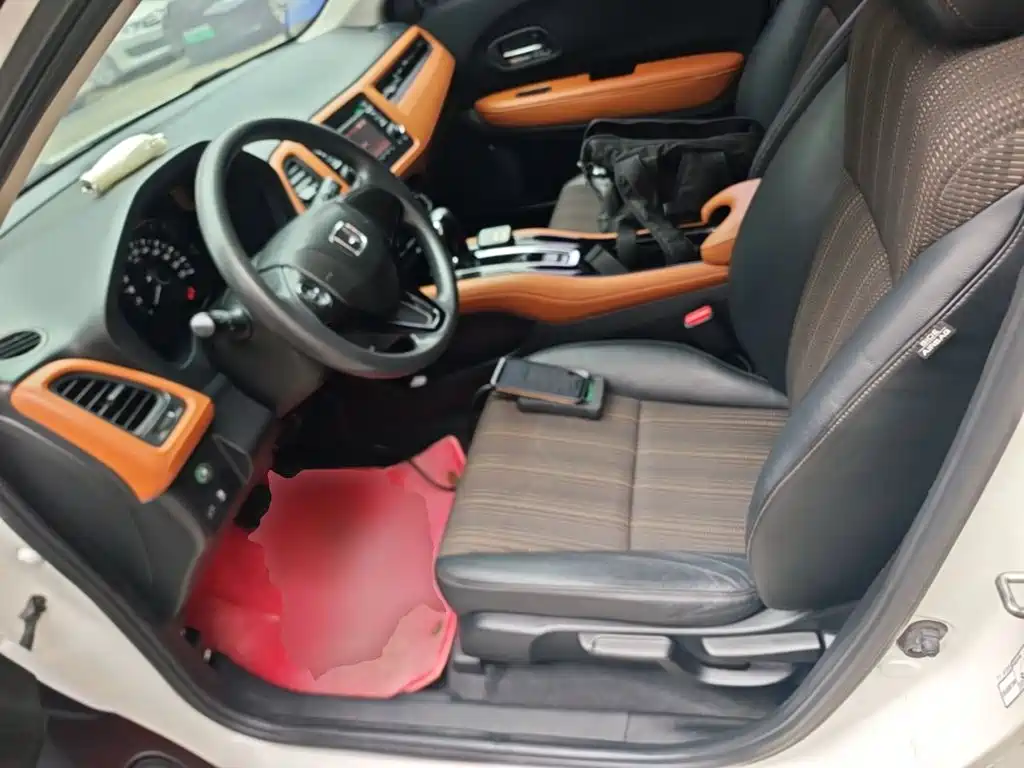 Photo 15 - Honda Vezel