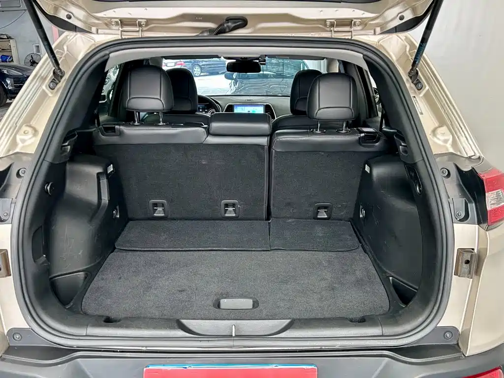 صورة 19 - Jeep Cherokee