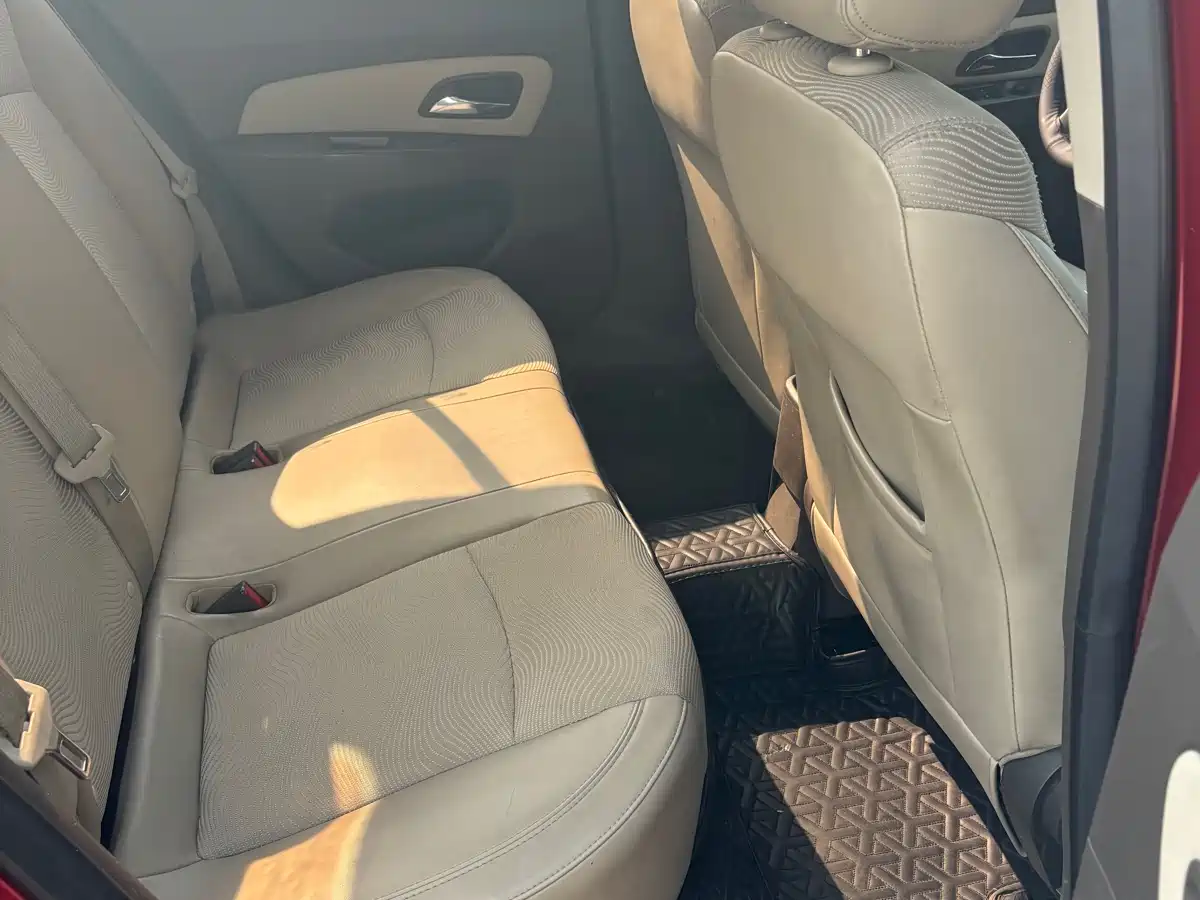 Chevrolet Cruze 2016 1.5L Manual Elite Edition фото 9