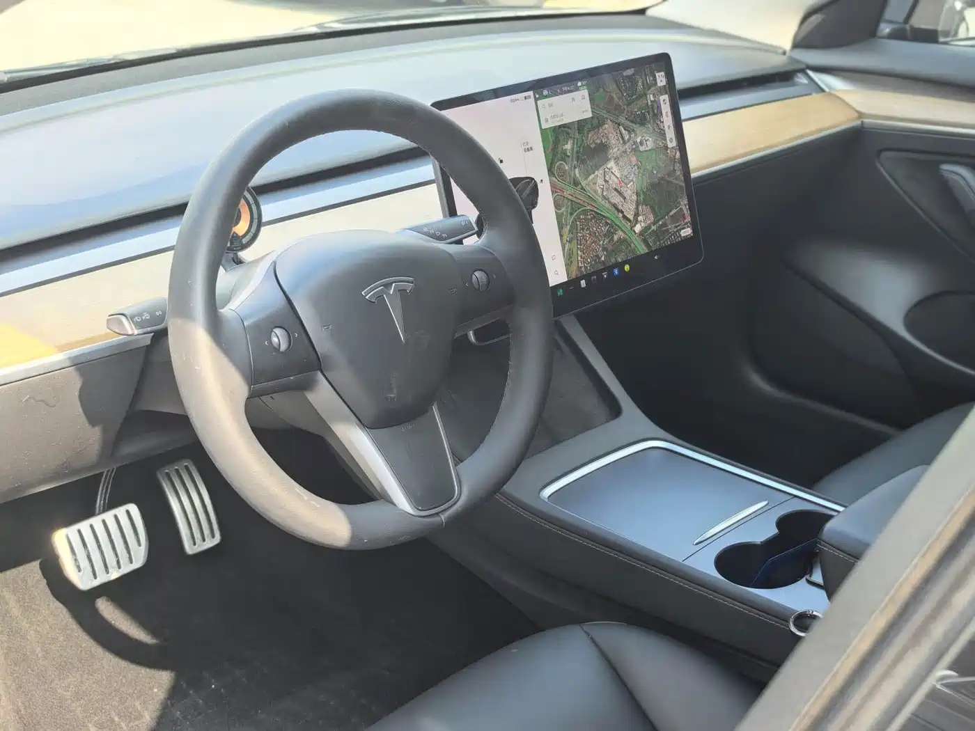 Photo 4 - Tesla Model 3