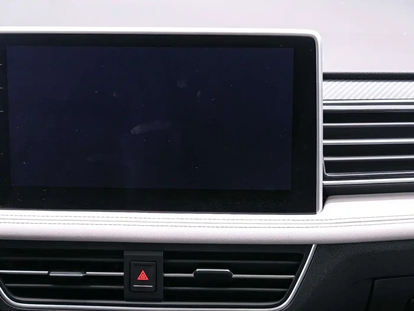 Volkswagen Tiguan L 2022 330TSI Auto 2WD R-Line Premium Edition фото 17