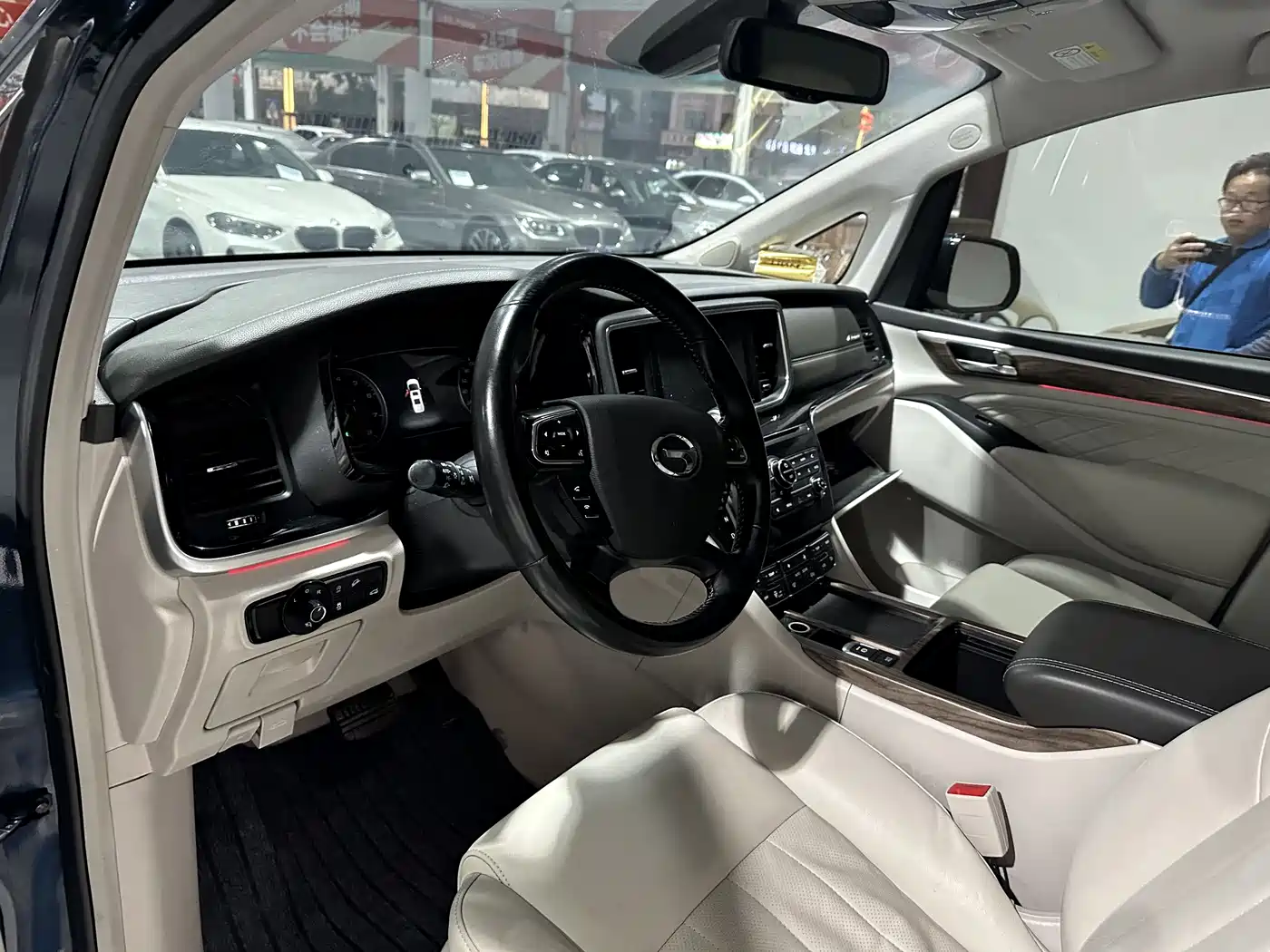 GAC Trumpchi Trumpchi M8 2018 320T Premium Edition фото 5