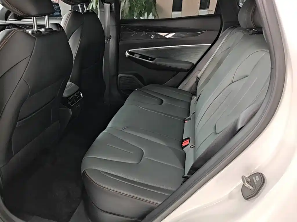 Geely Atlas 2025 2024 1.5TD Smart Connect+