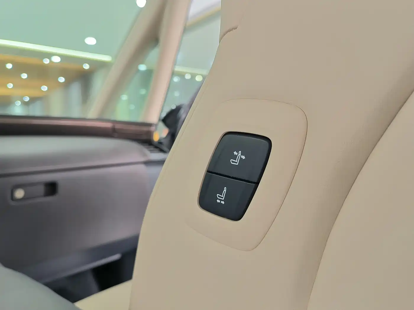 Toyota Vellfire 2023 2024 Crown Hybrid 2.5L Executive Premium Edition